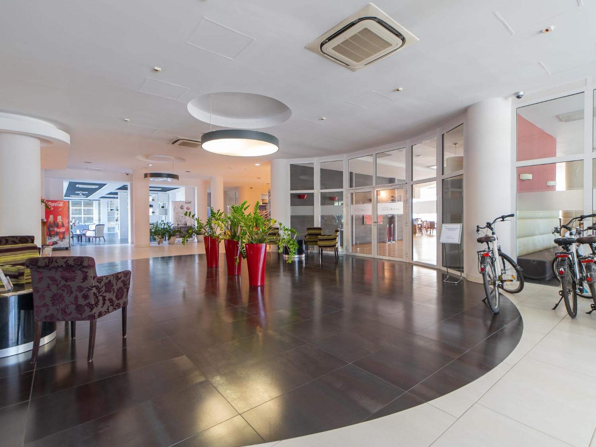 Apartamenty Prywatne W Hotelu Przy Plazy Diva 科沃布热格 外观 照片