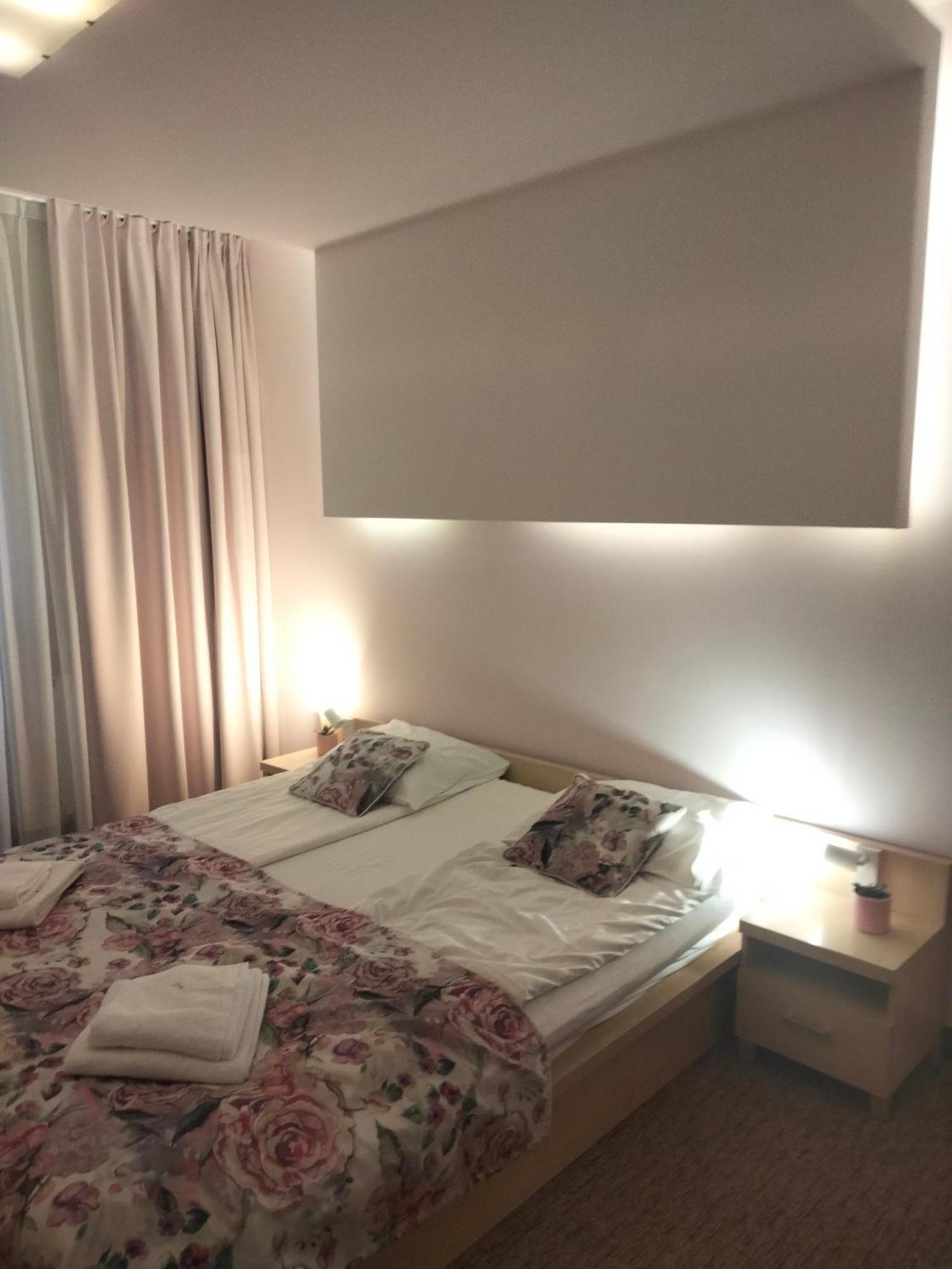 Apartamenty Prywatne W Hotelu Przy Plazy Diva 科沃布热格 外观 照片