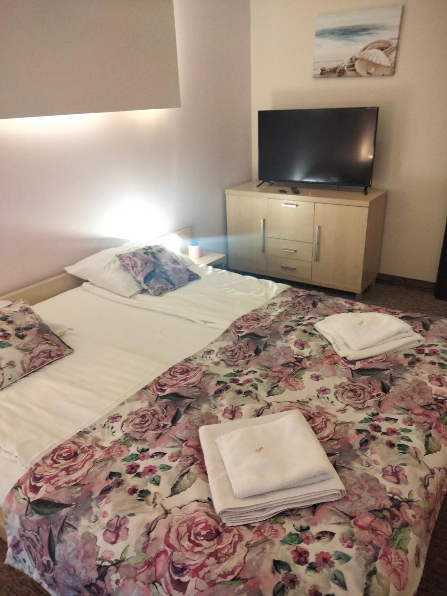 Apartamenty Prywatne W Hotelu Przy Plazy Diva 科沃布热格 外观 照片